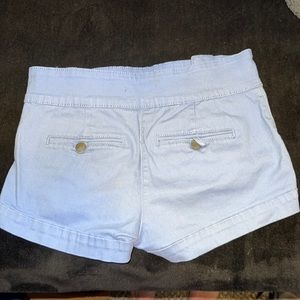 Buttons up on both side took a close up so you could really see the blue color